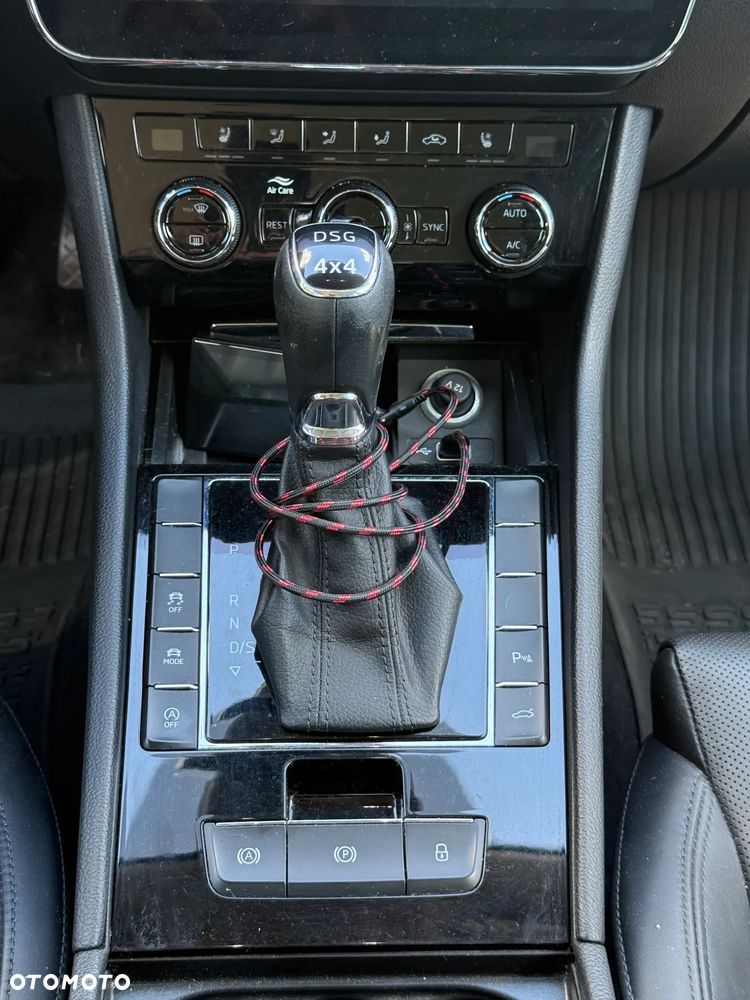 Skoda Superb 2.0 TDI SCR 4x4 L&K DSG - 25