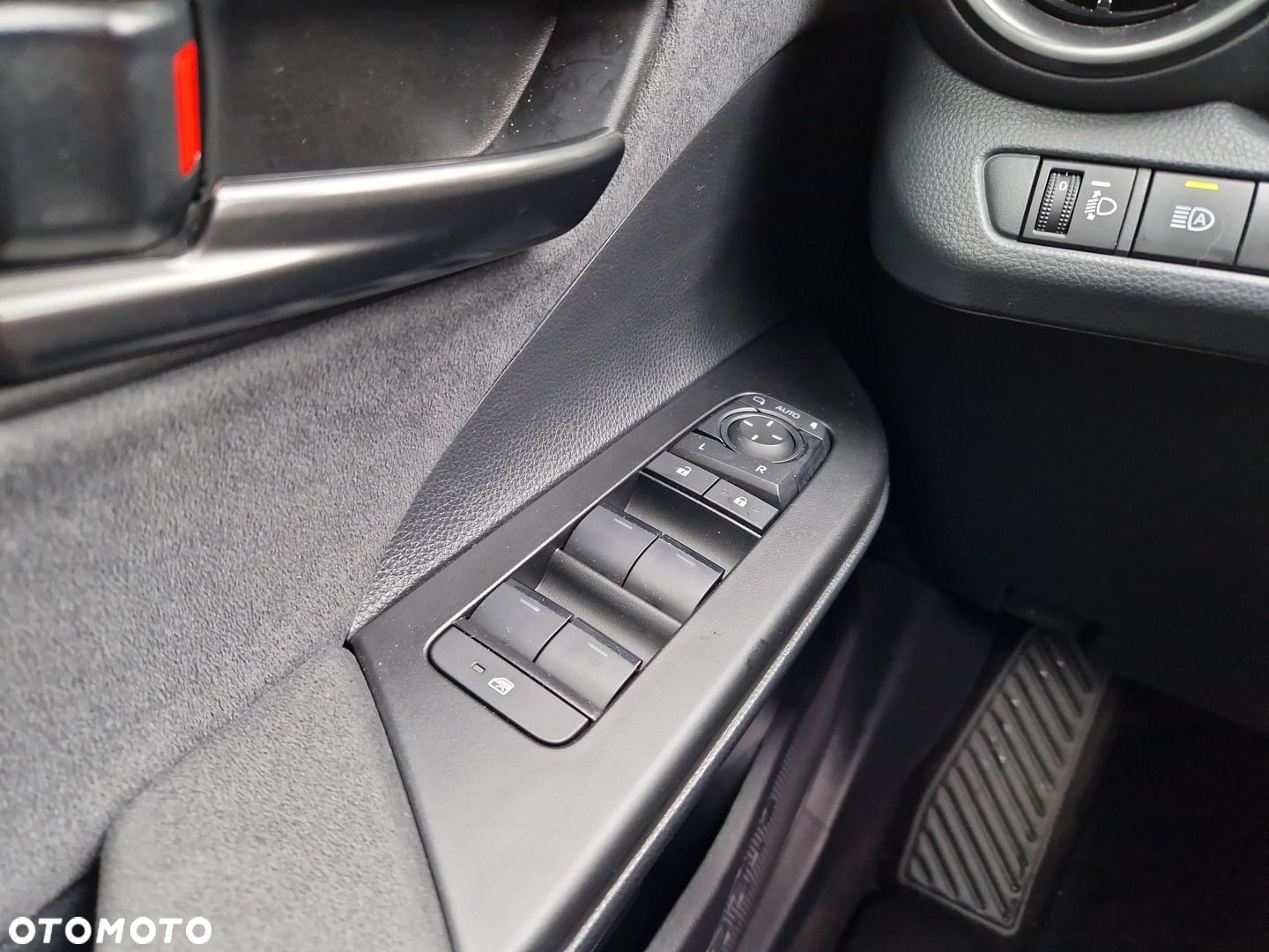 Toyota C-HR 2.0 Hybrid Dynamic Force Executive AWD - 22