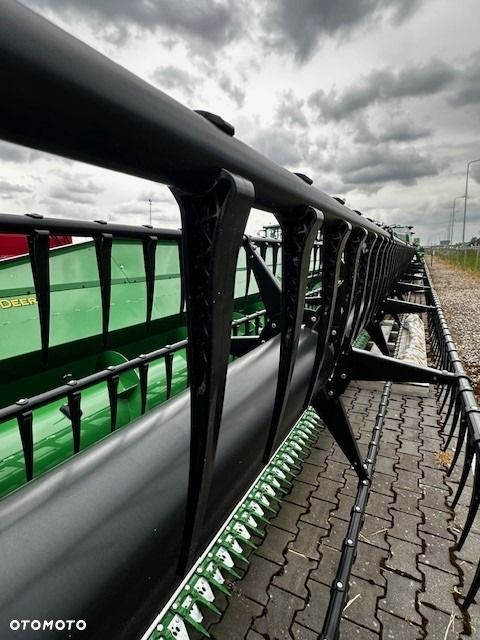 John Deere S 780 i - 27