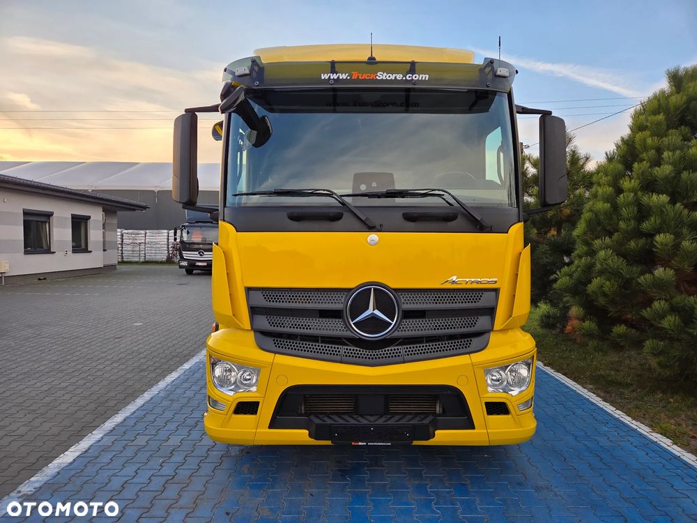 Mercedes-Benz Actros - 11