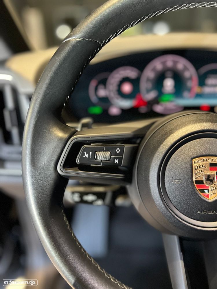 Porsche Cayenne Coupé E-Hybrid - 17