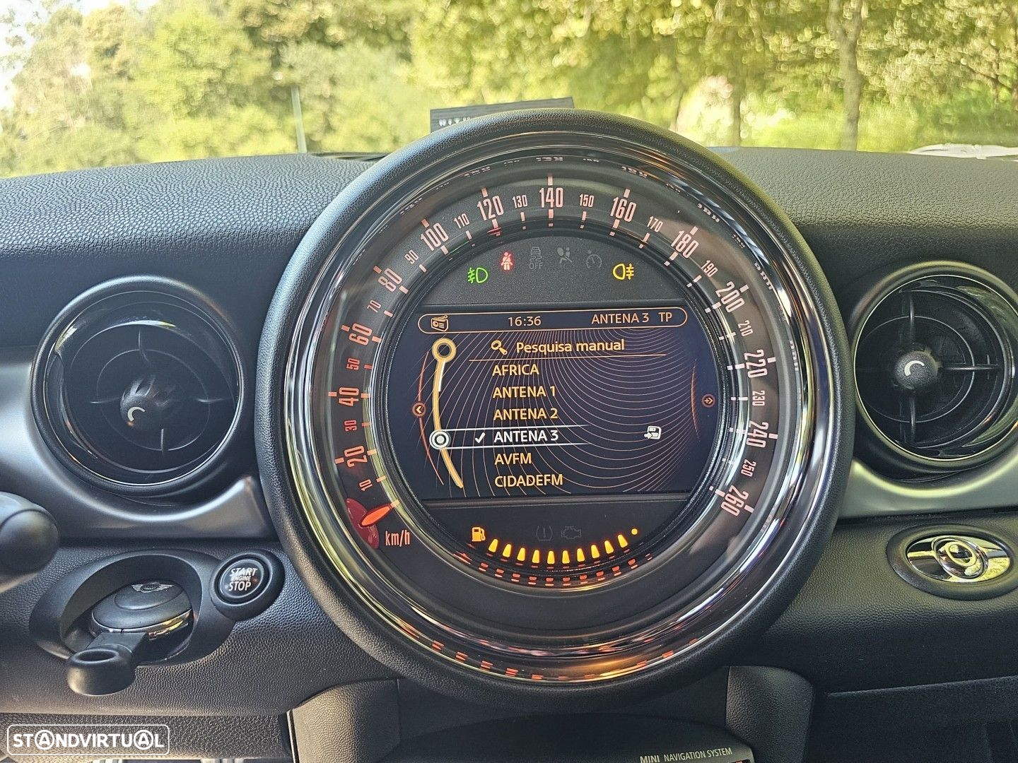 MINI Cabrio John Cooper Works - 13