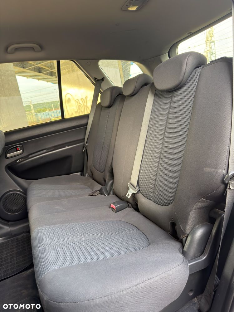 Kia Carens 2.0 CRDi Tour - 12