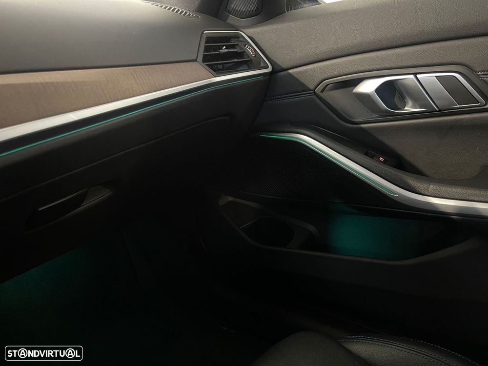 BMW 330 e Pack M Auto - 32