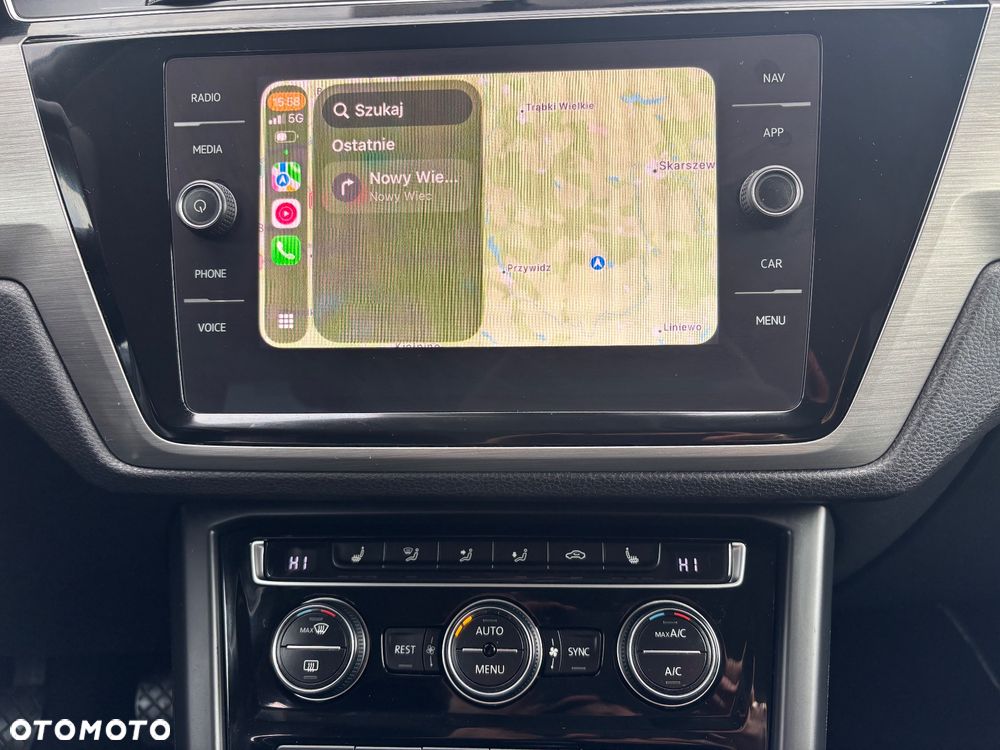 Volkswagen Touran - 12