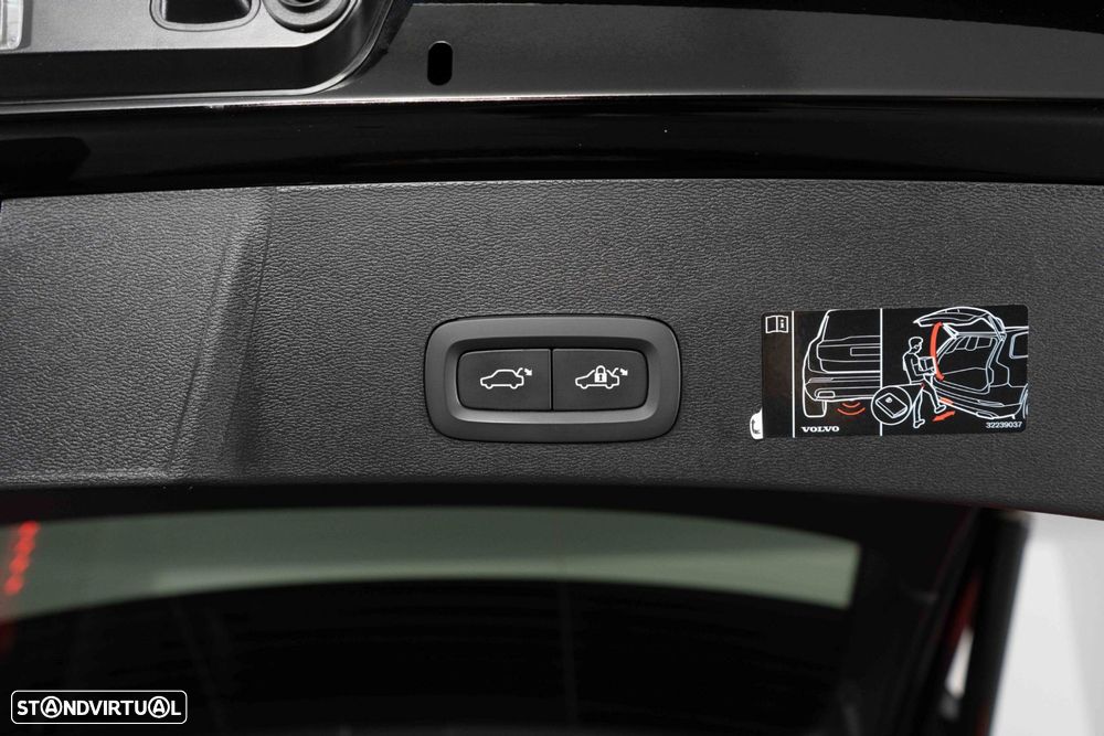 Volvo XC 40 1.5 T5 PHEV Momentum Plus - 18