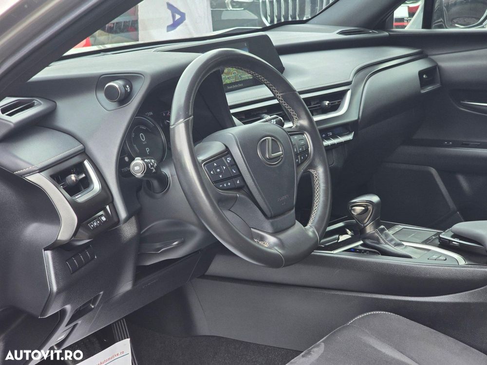 Lexus UX 250h Business Edition - 36