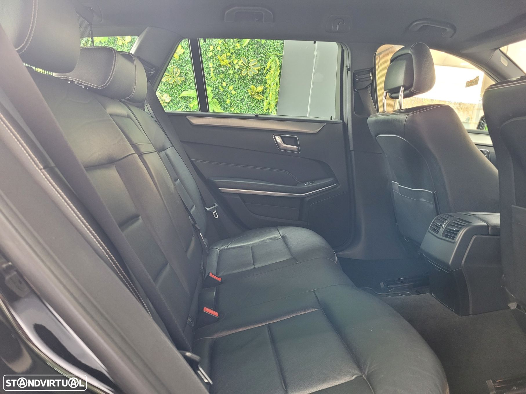 Mercedes-Benz E 300 Bluetec Hybrid Avantgarde - 16