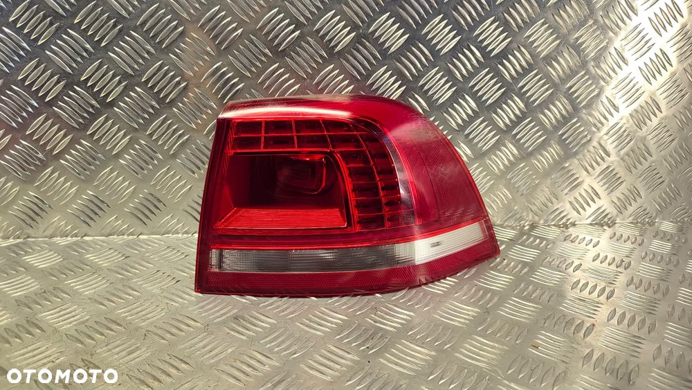 VW TOUAREG II 7P 10-18R LAMPA TYLNA LED LIFT PRAWA 7P6945208A 7P6945208 A ORYGINAL - 1