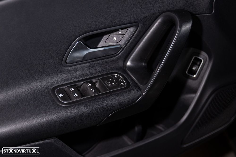 Mercedes-Benz CLA 250 e - 25