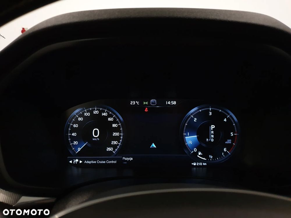Volvo XC 60 D4 R-Design - 8