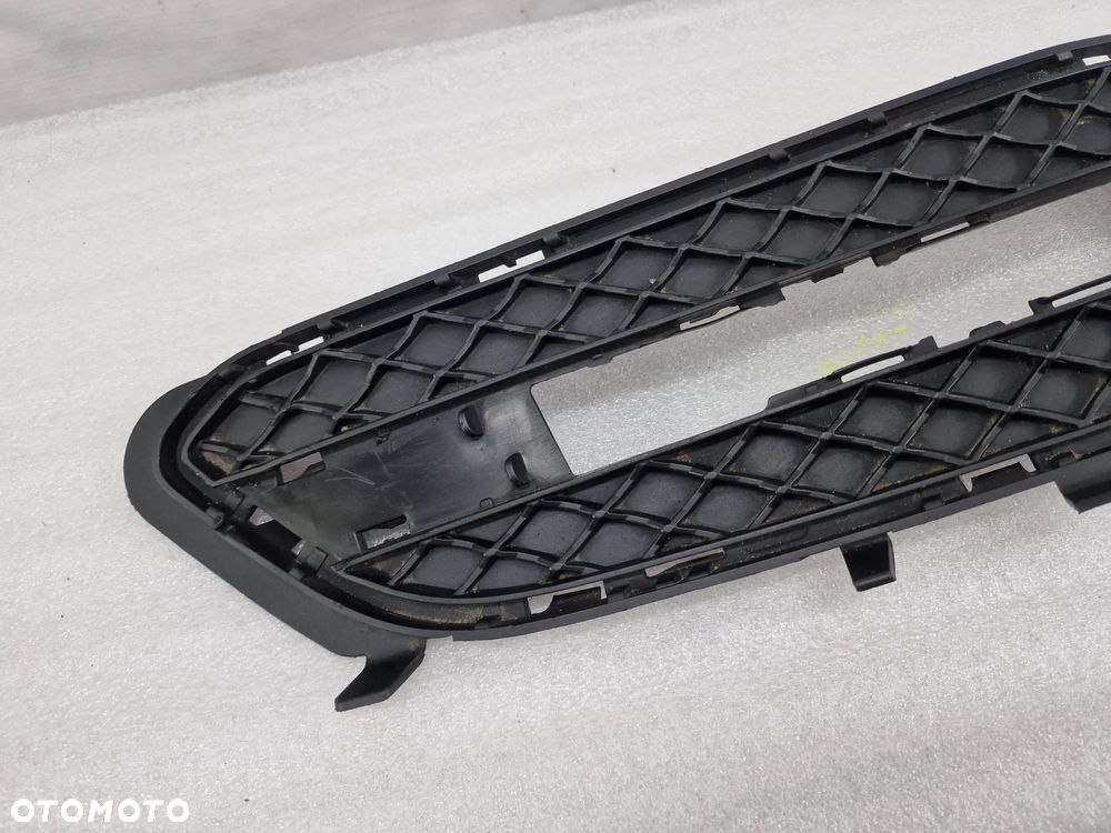 MERCEDES E-KLASSA W212 09- PRAWA KRATKA BOCZNA ZDERZAKA PRZEDNIEGO PRZÓD ( AVANGARDE ) , NR A2128851823 , NR AUKCJI C/138 - 5