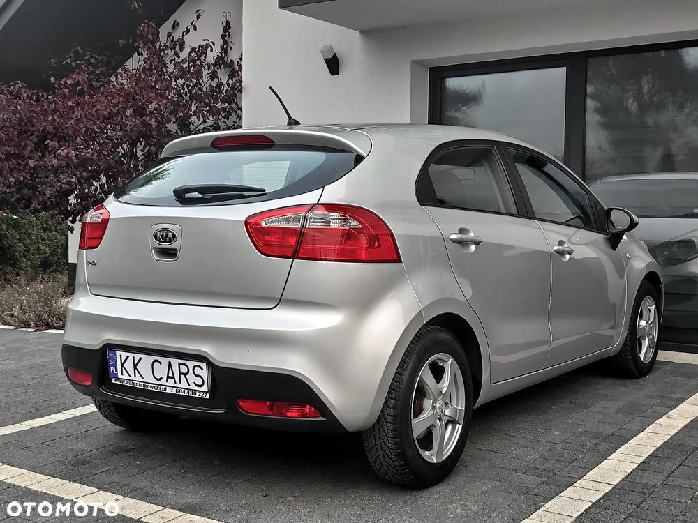 Kia Rio - 8
