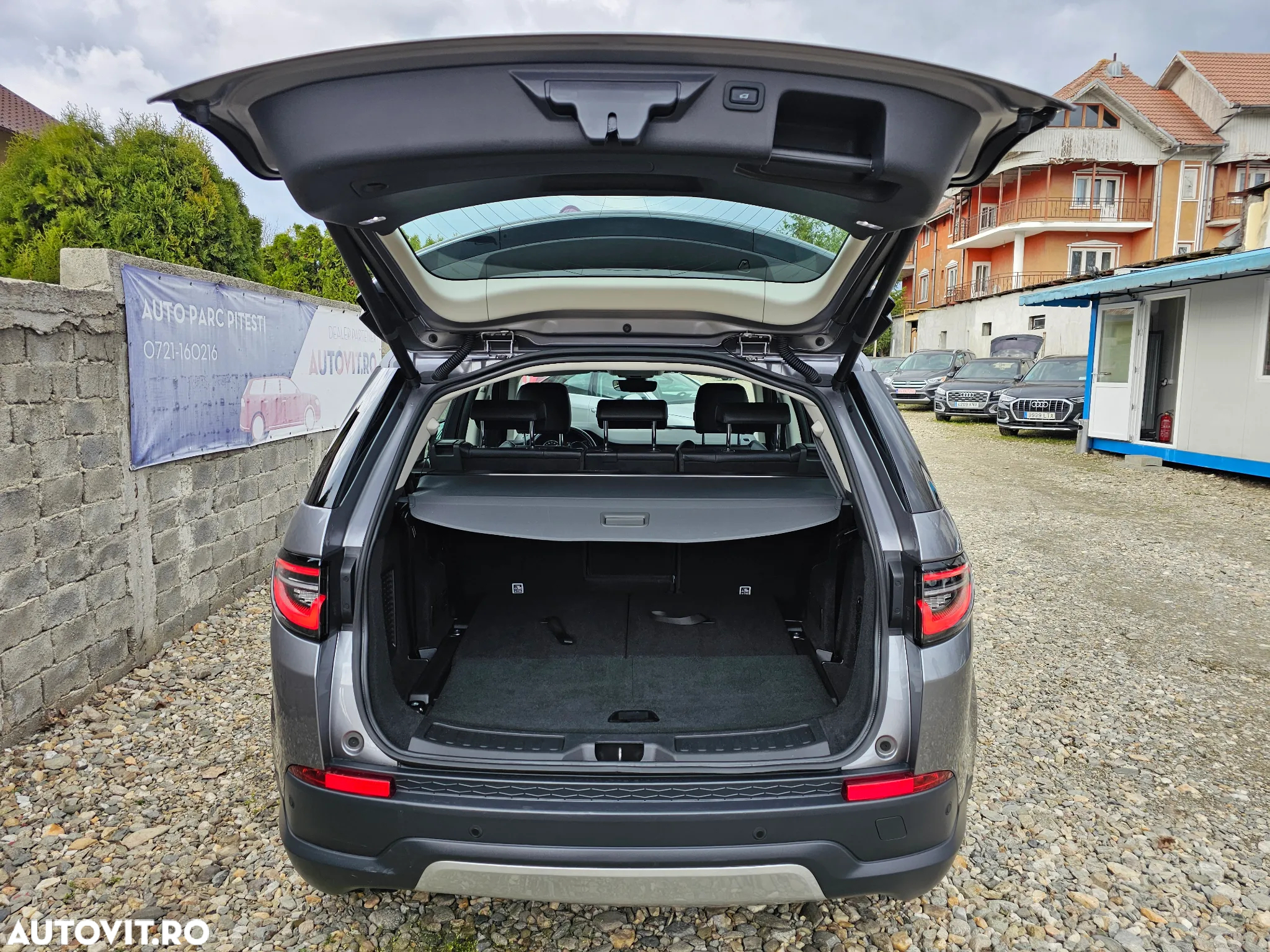 Land Rover Discovery Sport 2.0 D180 MHEV SE - 8