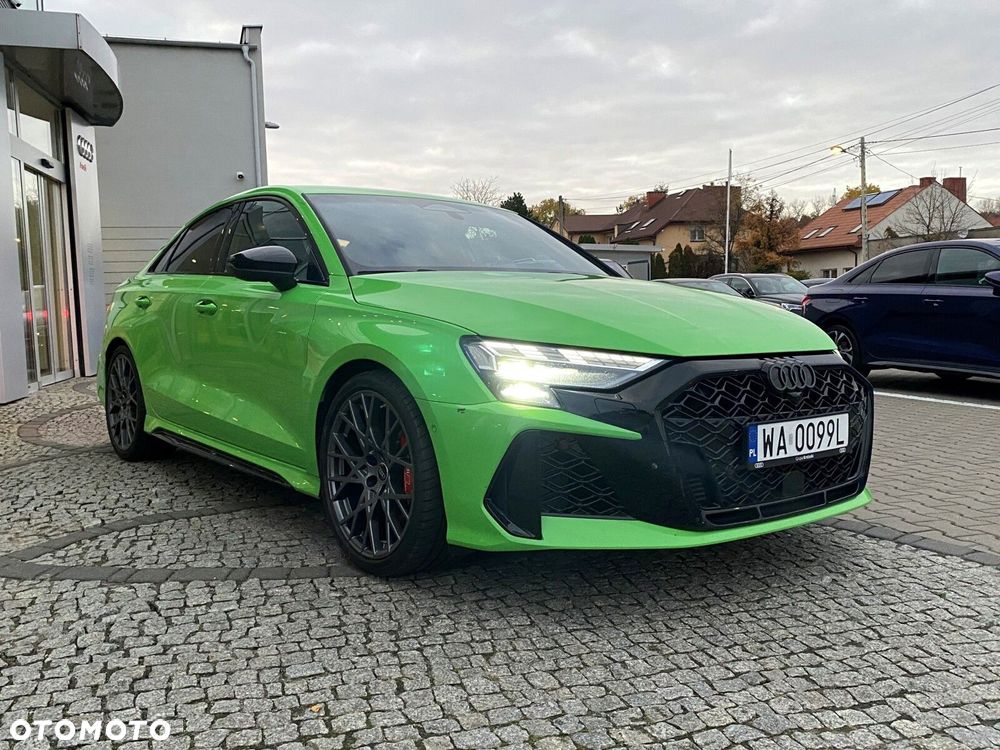 Audi RS3 Limousine - 8