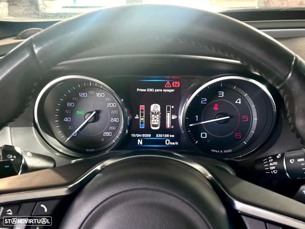 Jaguar XE 2.0 D R-Sport Aut. - 22