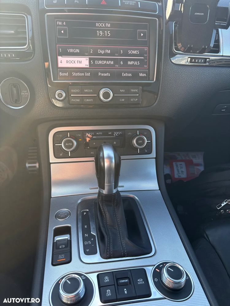 Volkswagen Touareg 3.0 V6 TDI BMT - 11