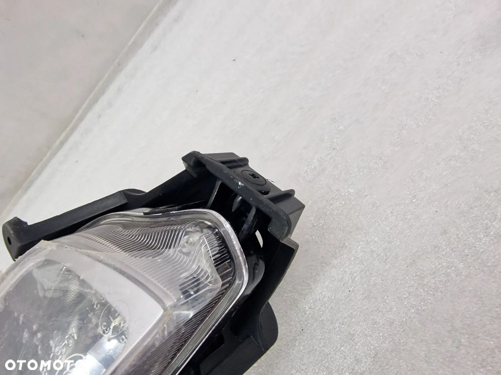 HYUNDAI H1 II 07-15 PRAWY HALOGEN + RAMKA NOWY ORYGINALNY , NR 92202-4H0 , NR AUKCJI H245 - 6