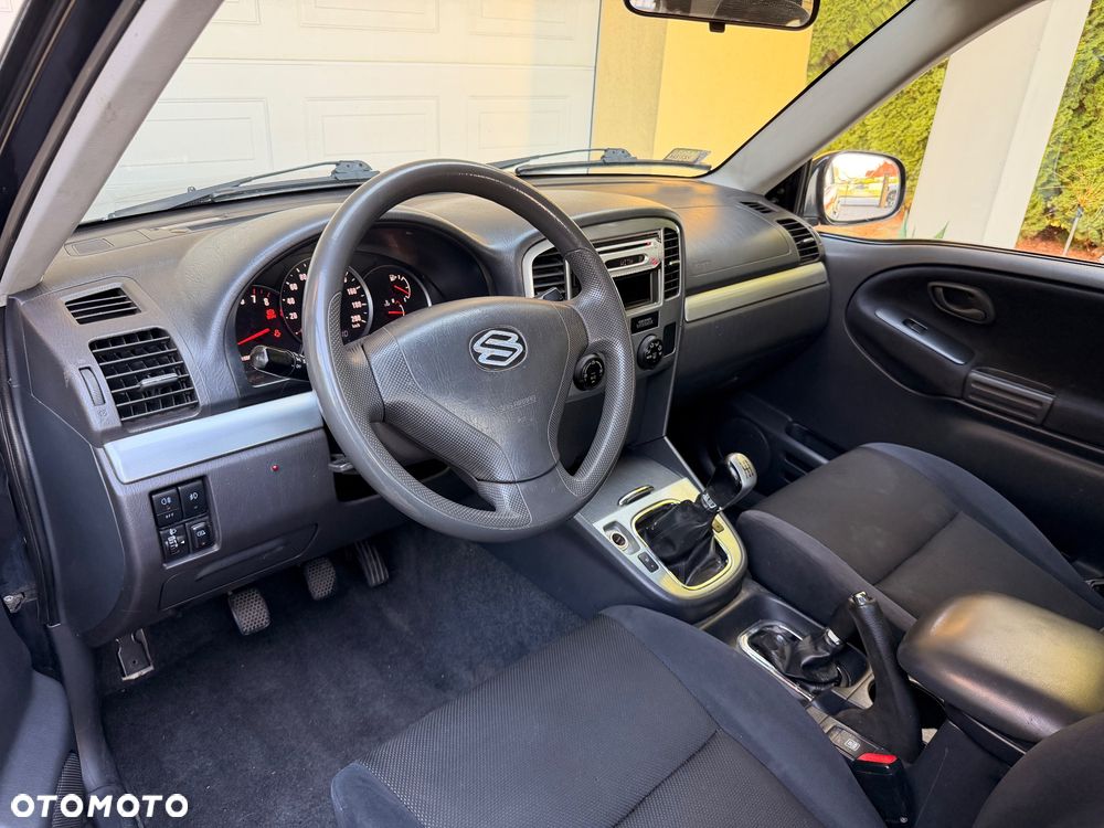Suzuki Grand Vitara 2.0 - 8