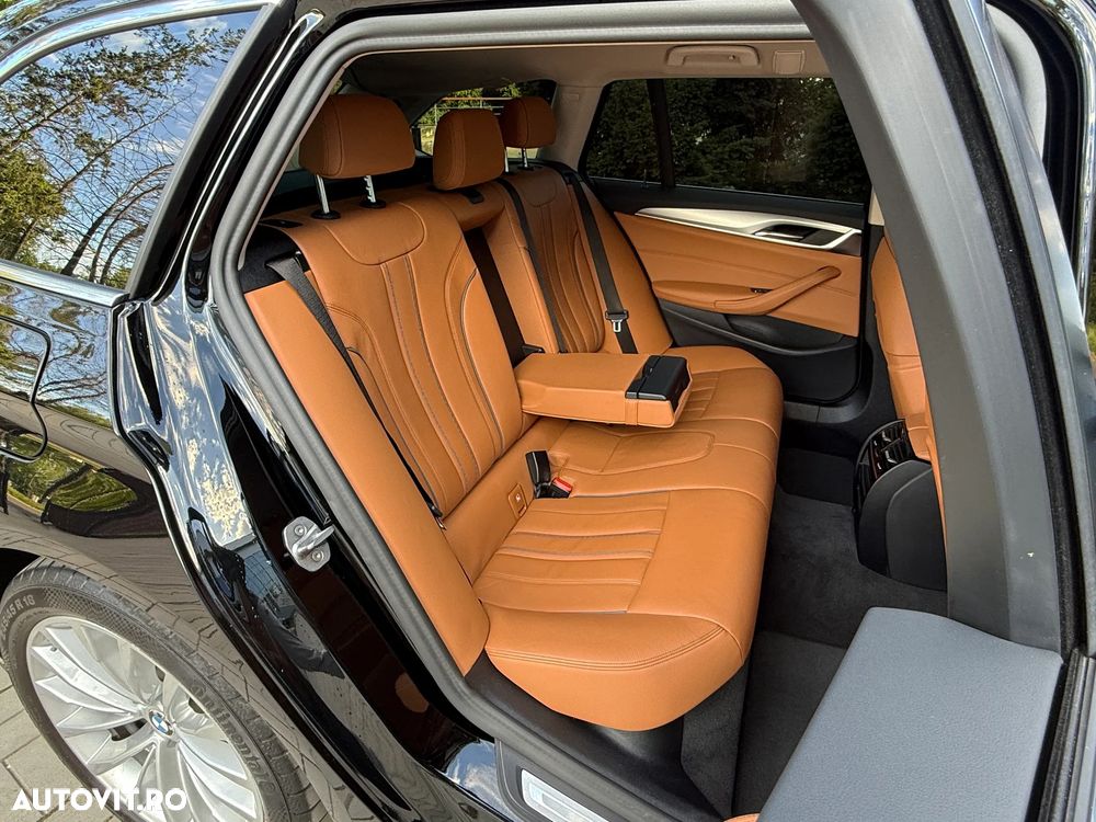 BMW Seria 5 520i Aut. Luxury Line - 8