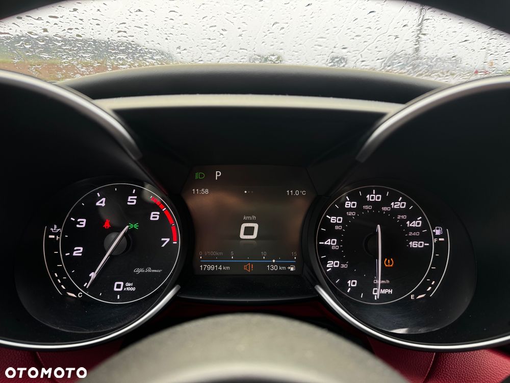 Alfa Romeo Giulia 2.0 Turbo 16V AT8-Q4 Intensa - 22