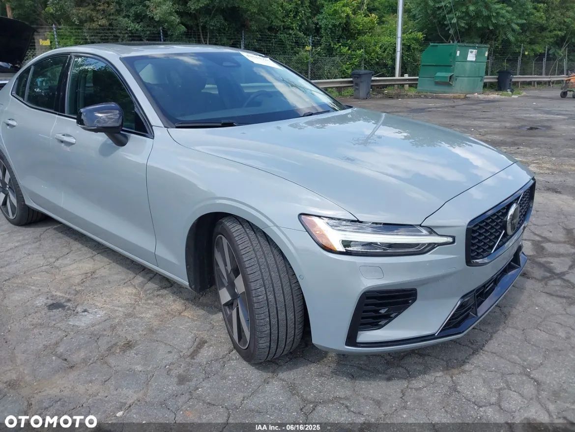 Volvo S60 - 1