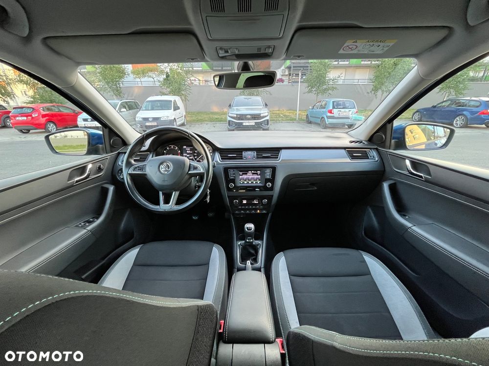 Skoda RAPID 1.2 TSI Style - 24