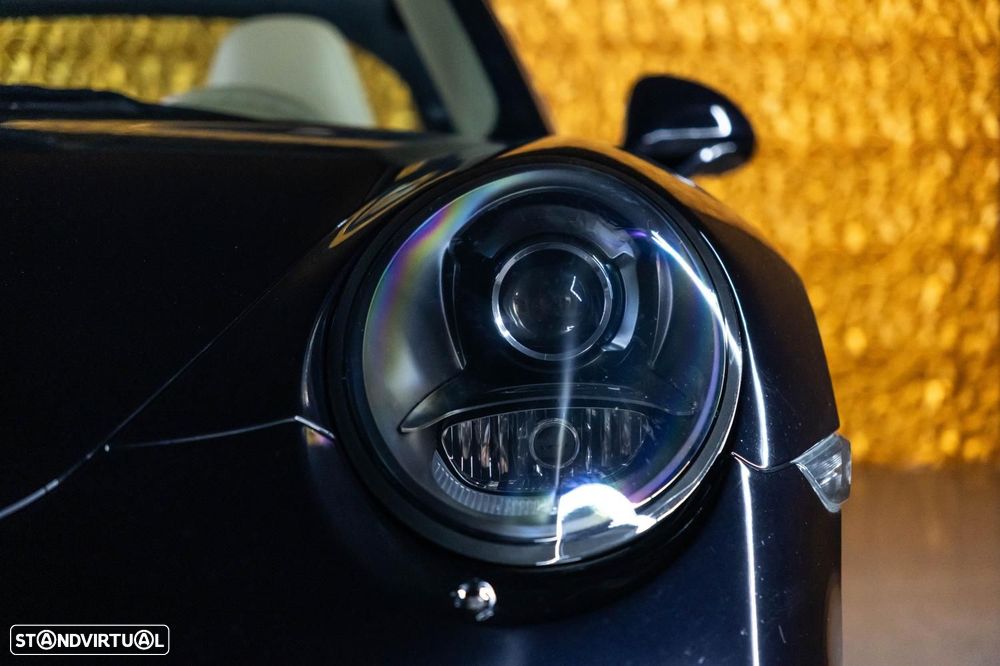 Porsche 911 Série F - 10