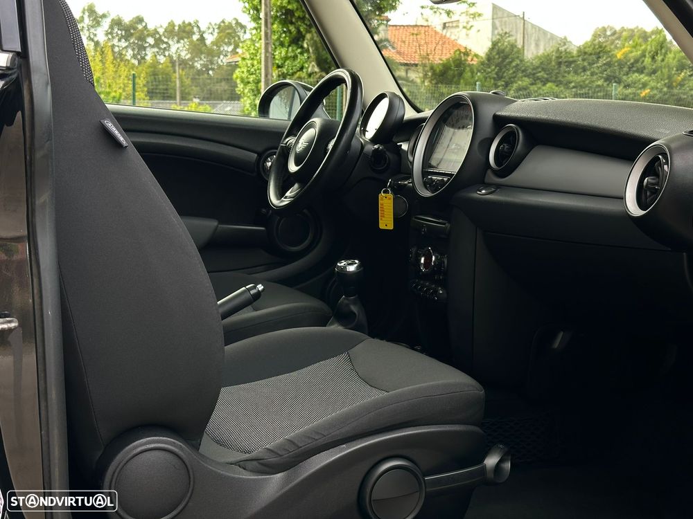 MINI 3 Portas One D - 34