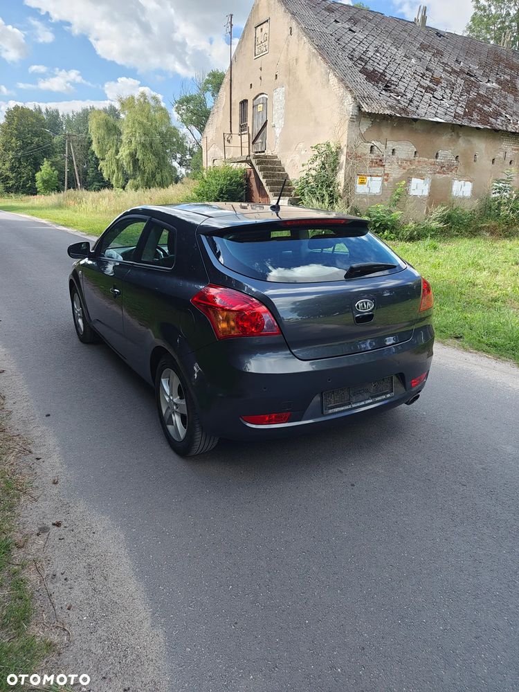 Kia Ceed 1.6 L - 4