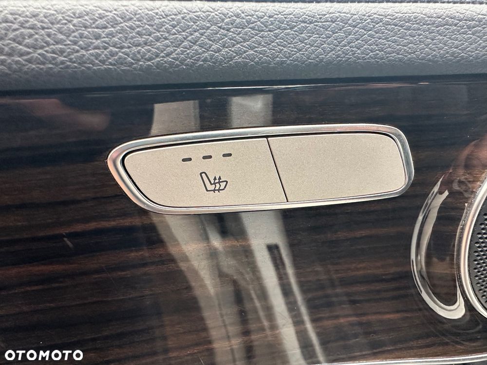 Mercedes-Benz GLC 300 de 4Matic 9G-TRONIC - 36