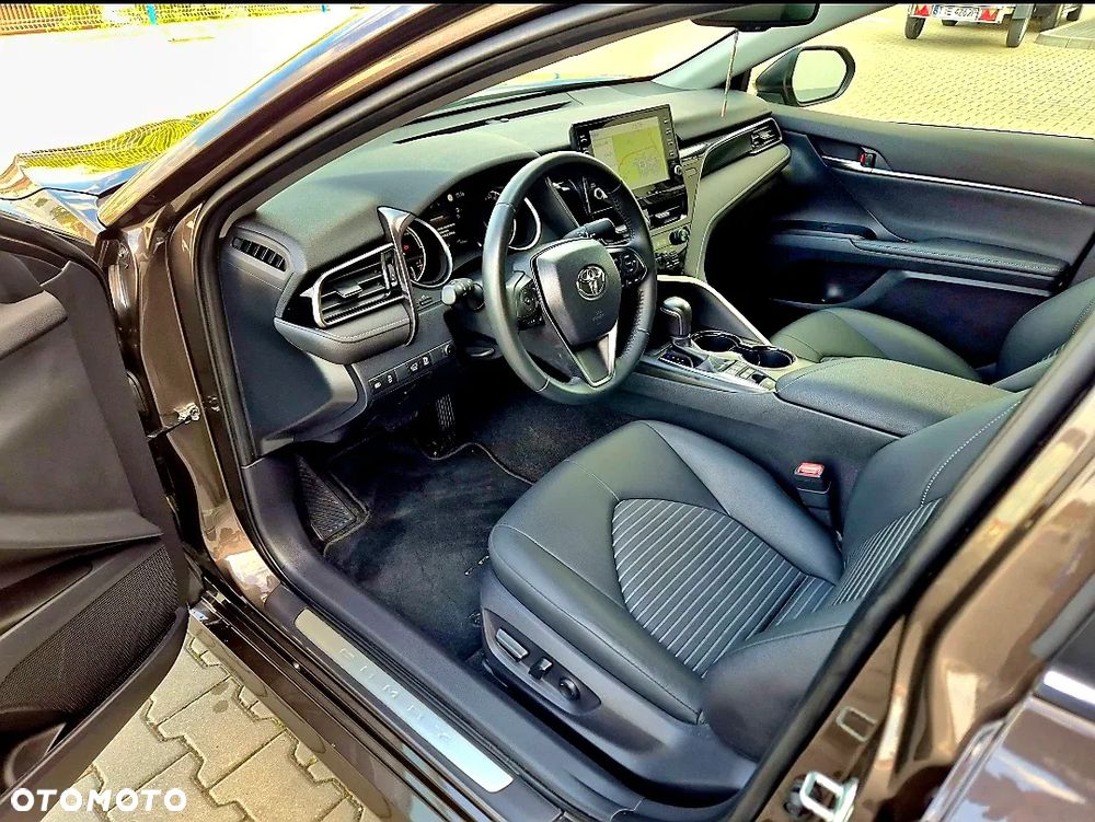 Toyota Camry 2.5 Hybrid Prestige CVT - 22