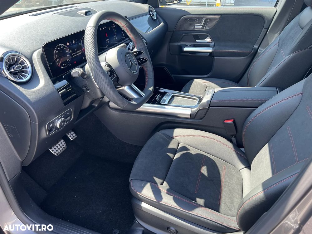 Mercedes-Benz GLA 220 4MATIC MHEV - 10