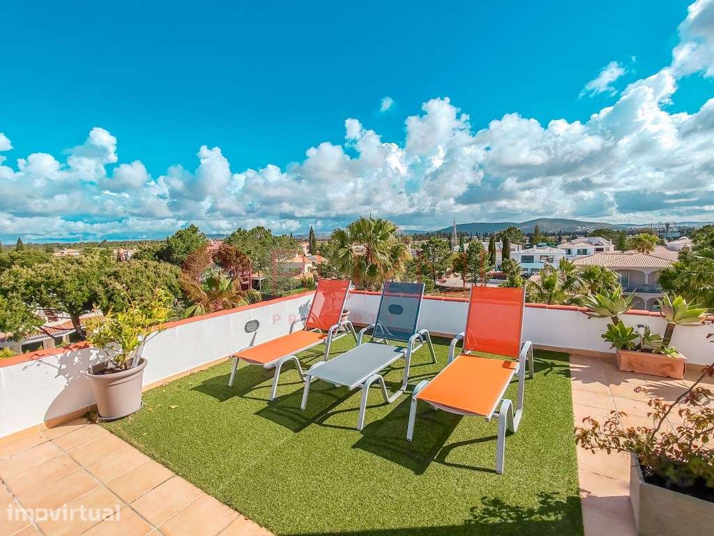 Apartamento T2 com Terraço Privativo e Vista Mar no Vila Sol - Grande imagem: 3/27