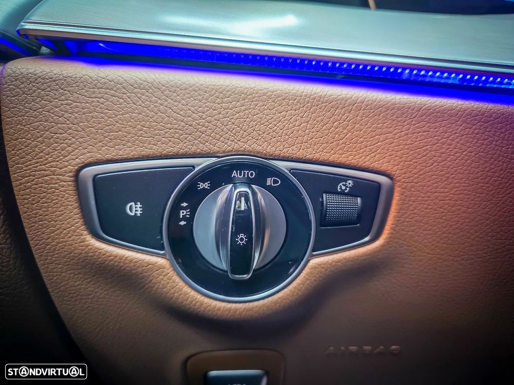 Mercedes-Benz E 300 de 9G-TRONIC AMG Line - 28