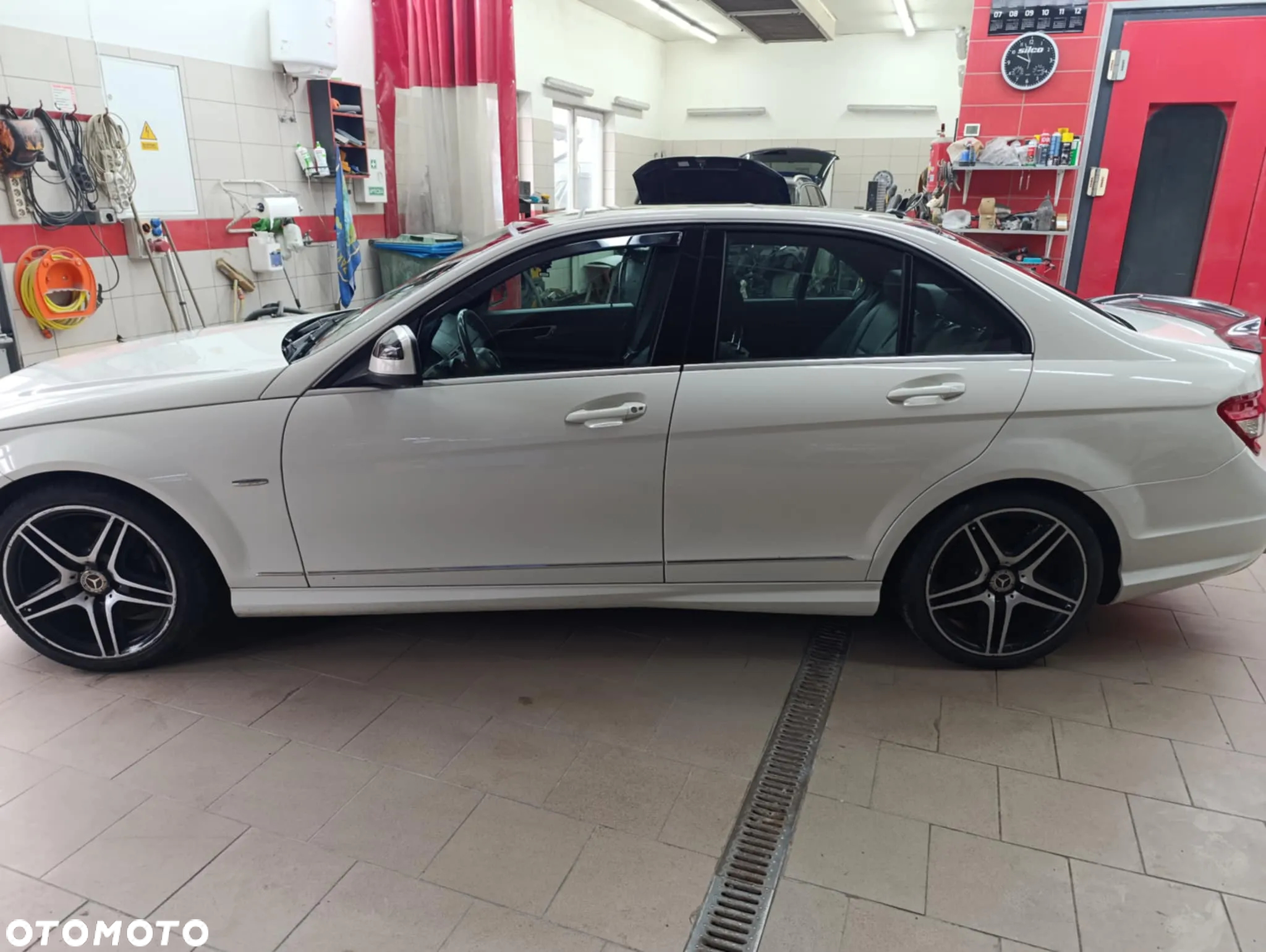 Mercedes-Benz Klasa C 350 Avantgarde - 23