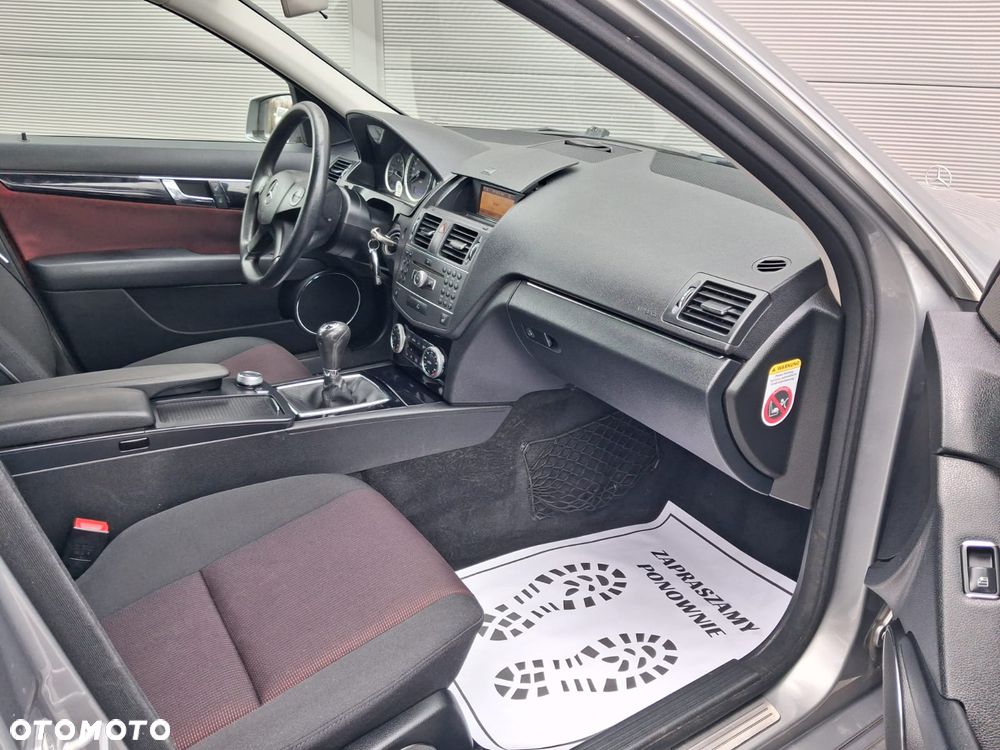 Mercedes-Benz Klasa C 220 CDI DPF (BlueEFFICIENCY) Elegance - 18