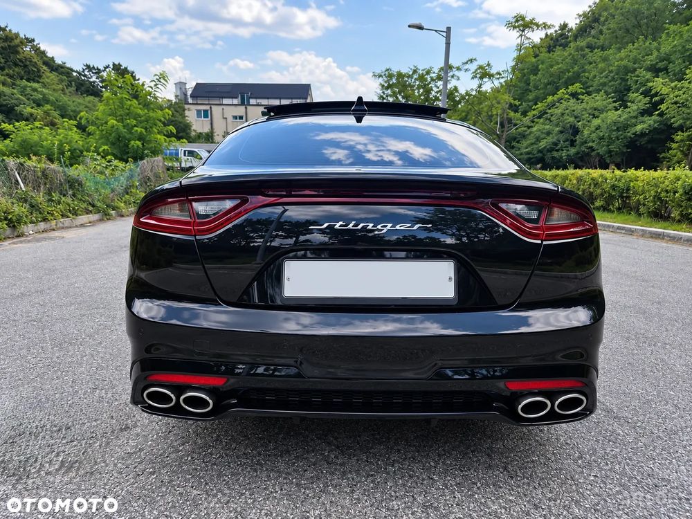Kia Stinger - 9