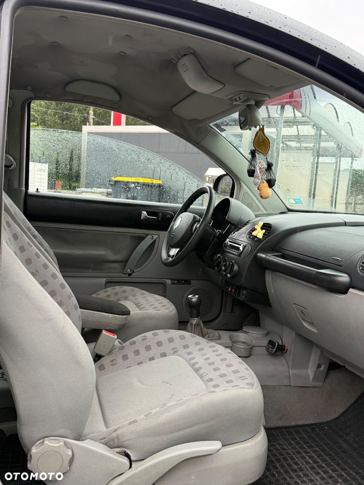 Volkswagen New Beetle - 3