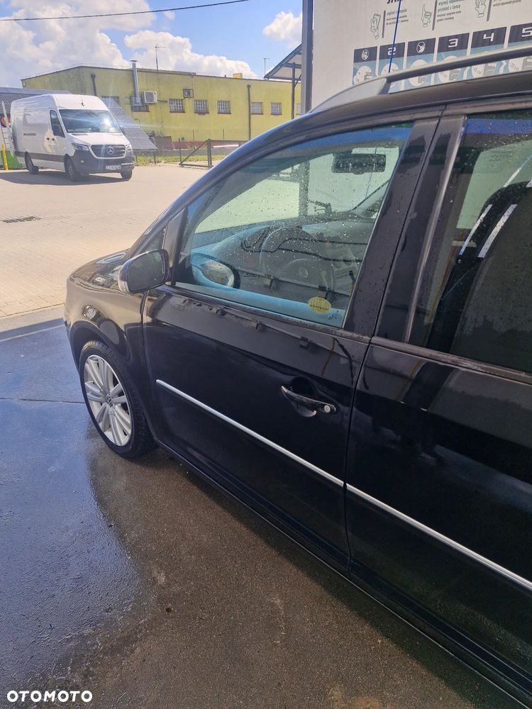 Volkswagen Touran 2.0 TDI DPF Highline DSG - 24