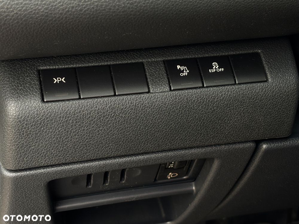 Peugeot 5008 1.6 THP Family 7os - 26