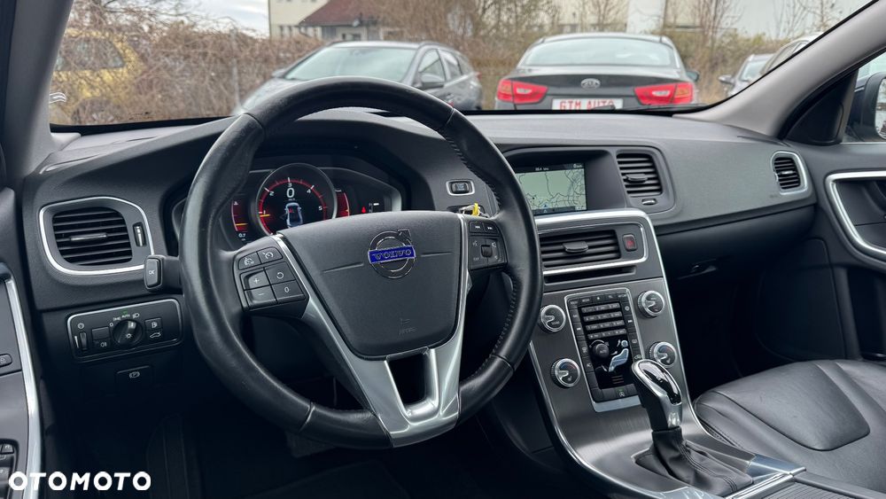 Volvo S60 D3 Geartronic Momentum - 32