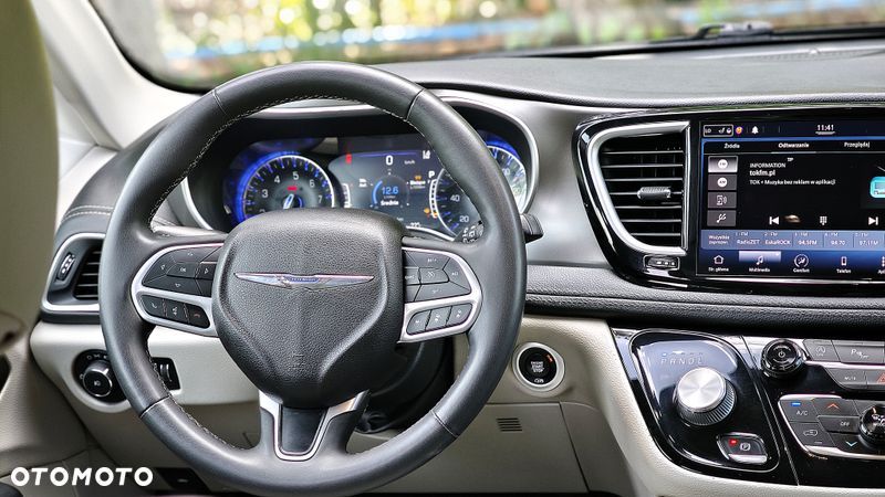 Chrysler Pacifica - 19