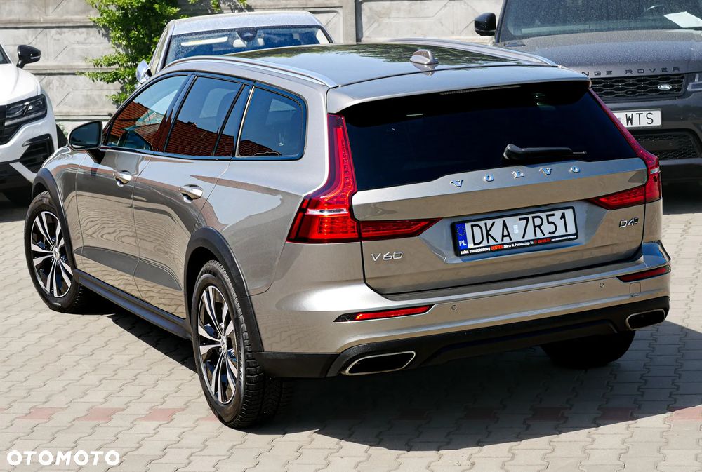 Volvo V60 Cross Country D4 AWD Geartronic Pro - 32