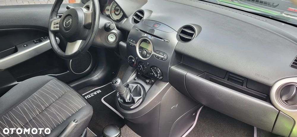 Mazda 2 - 16