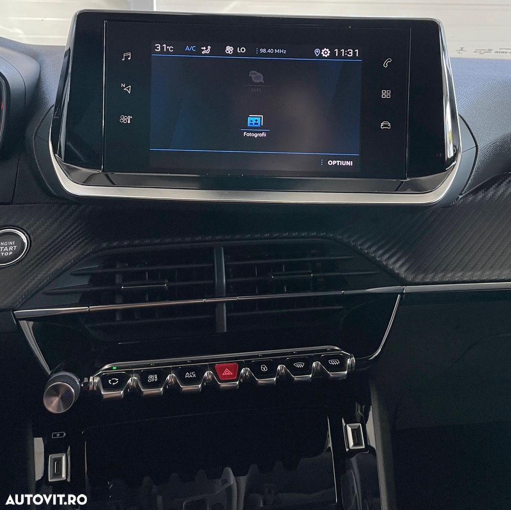 Peugeot 2008 1.2 L PureTech STT EAT8 GT Line - 36
