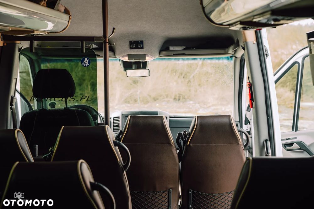 Mercedes-Benz 519 - 18