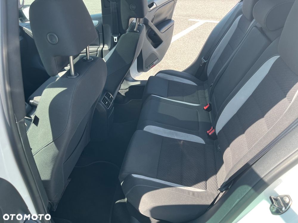 Volkswagen Golf 2.0 R DSG - 12