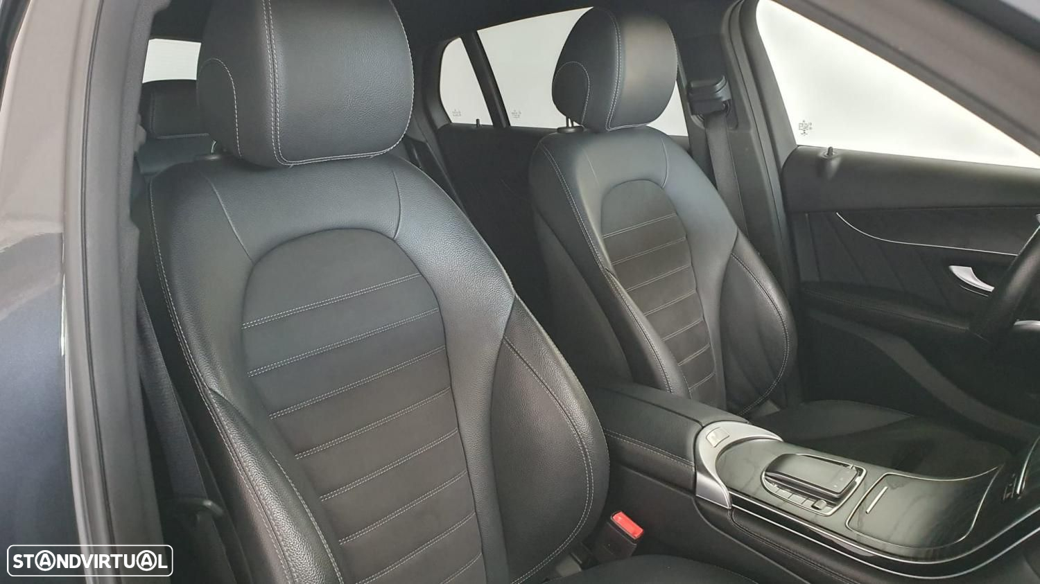Mercedes-Benz GLC 300 Coupe de 4Matic 9G-TRONIC - 25