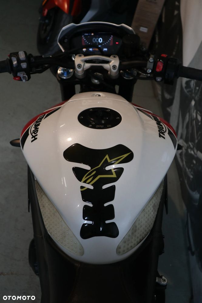 Triumph Speed Triple - 12